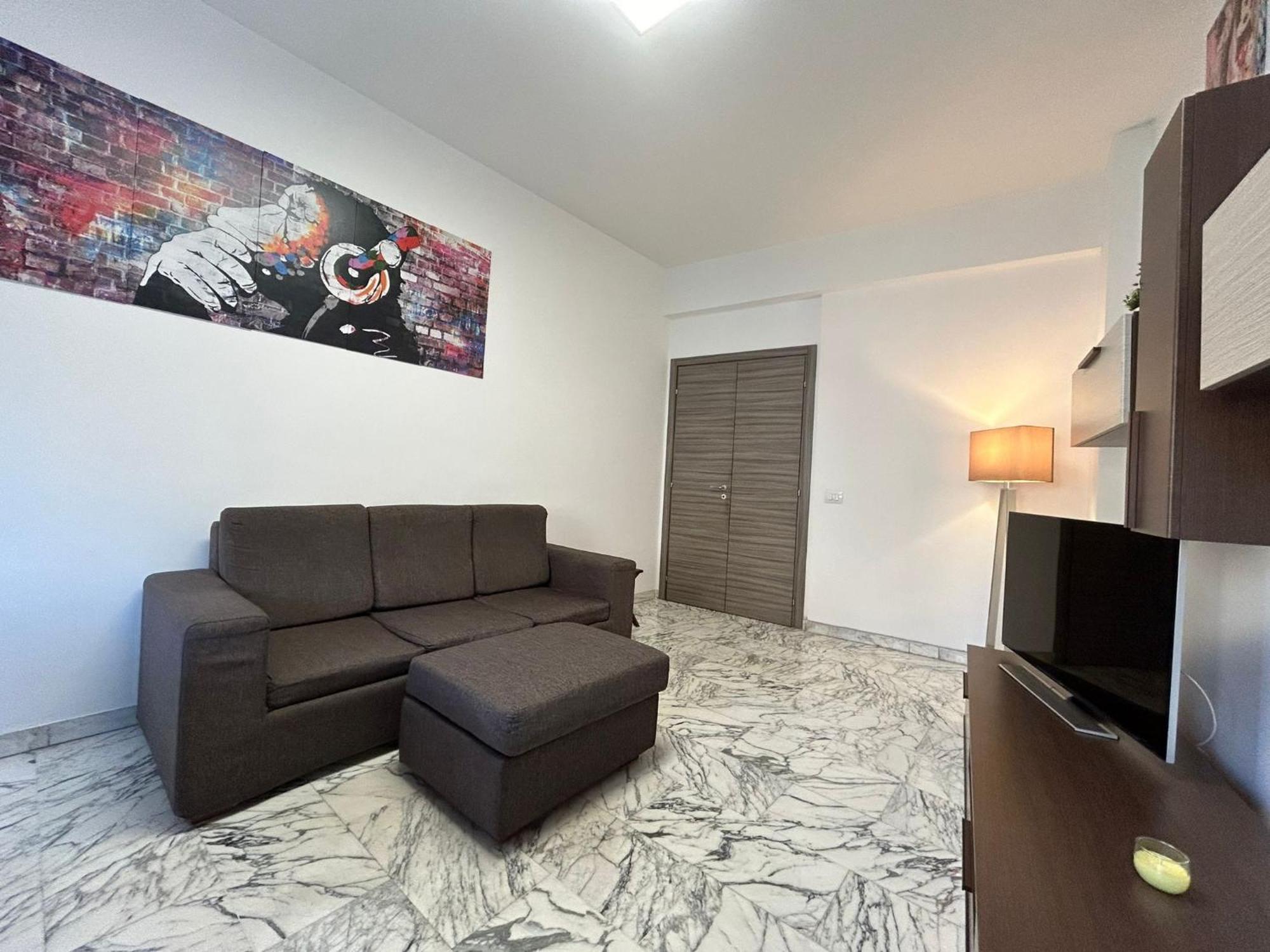 Prella House 50 Mt Da Metro B Jonio Appartamento *